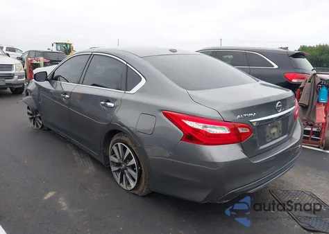 2017 Nissan Altima 2.5/S/Sv/Sl/Sr z USA, uszkodzony, nr VIN 1N4AL3AP8HC267198